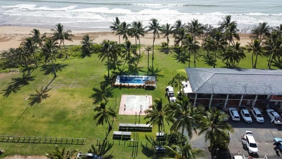 Sarina Beach Motel Grasstree Beach Exterior foto