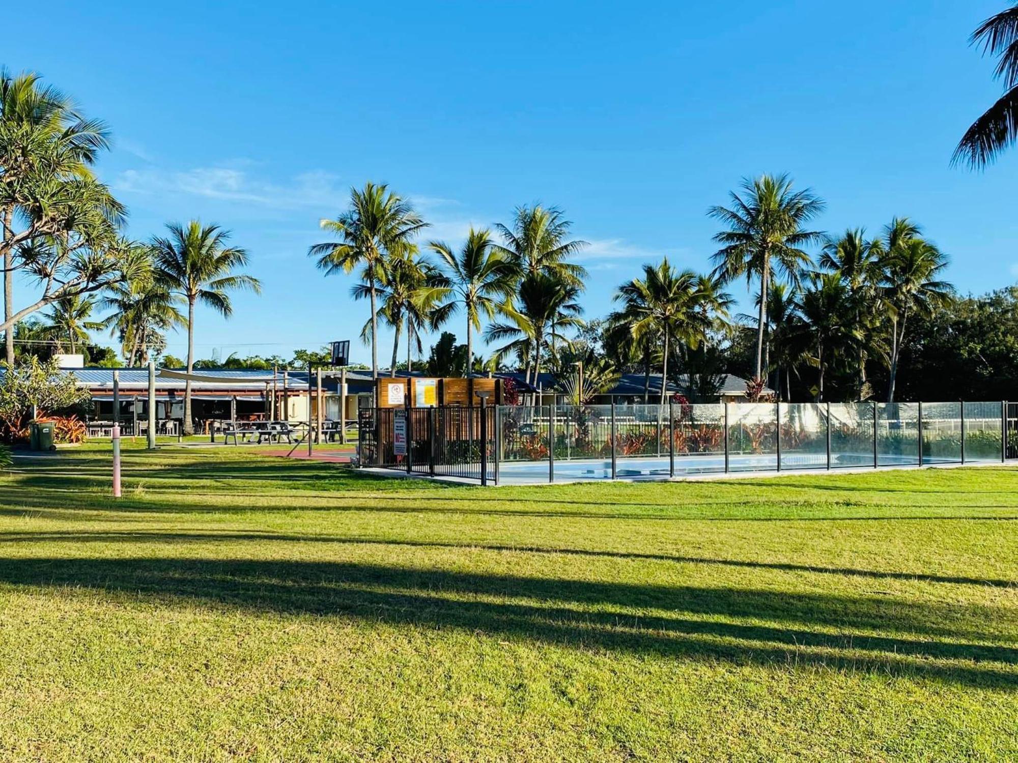 Sarina Beach Motel Grasstree Beach Exterior foto